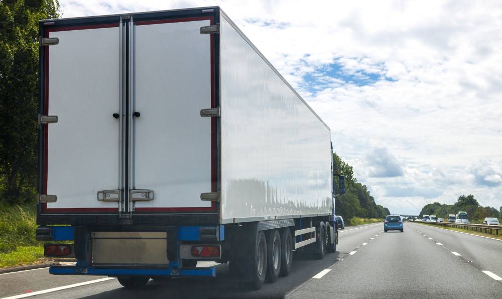 transport-logistique-interim-camion transport-logistique-interim-camion